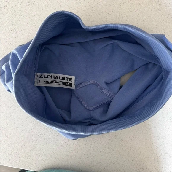 Alphalete Amplify shorts 4.5” size M - Picture 3 of 3